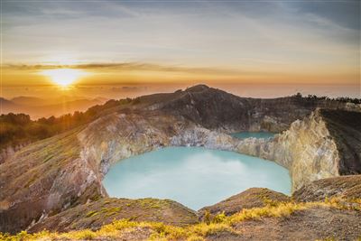 Kelimutu Vulkan im Sonnenuntergang  auf der Insel Flores